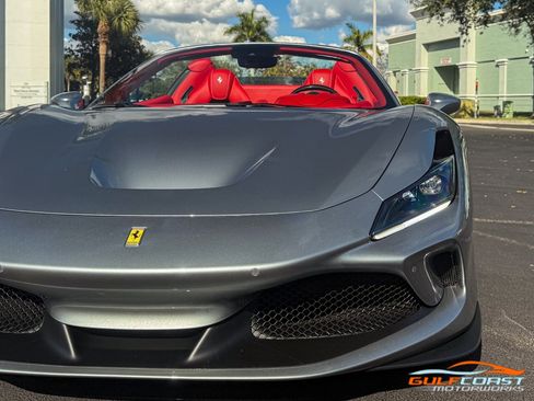 Used 2021 Ferrari F8 Tributo image 3