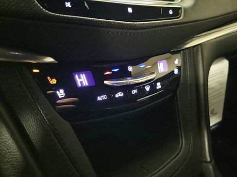 Certified 2020 Cadillac XT5 Sportv image 19