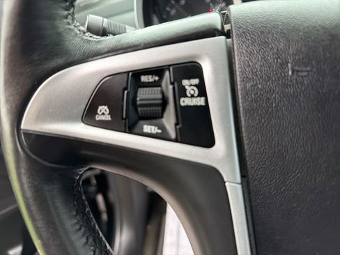 Used 2017 Chevrolet Equinox LT image 23