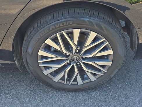 Used 2025 Nissan Altima 2.5 SV AWD/4WD image 5