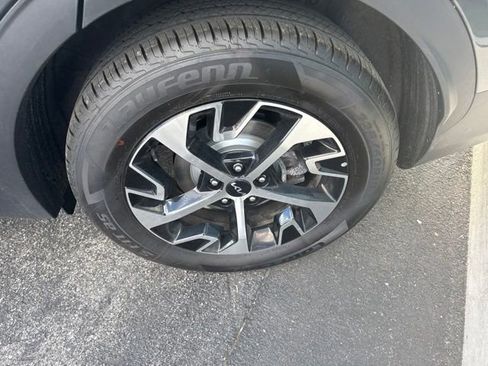 Certified 2023 Kia Sportage EX FWD image 4