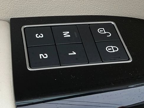 Used 2017 Land Rover Range Rover Supercharged AWD/4WD image 42