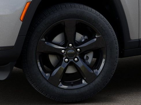 New 2025 Jeep Grand Cherokee L Limited w/ Black Appearance Package image 9