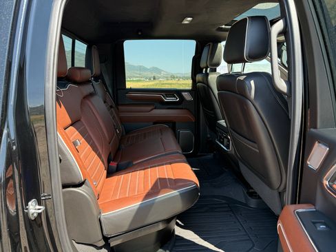 Used 2024 GMC Sierra 3500 Denali Ultimate AWD/4WD image 34