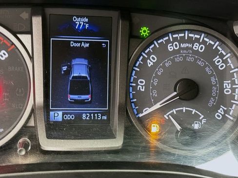 Used 2020 Toyota Tacoma TRD Off-Road image 12