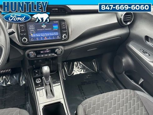 Used 2021 Nissan Kicks SV image 14