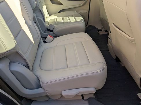 Certified 2023 GMC Acadia Denali w/ Denali Ultimate Package image 30