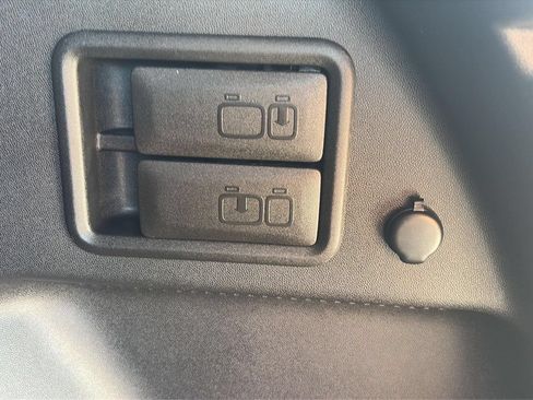 Used 2023 Chevrolet Equinox LT AWD/4WD image 31