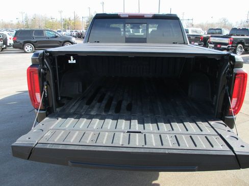 Certified 2022 GMC Sierra 1500 SLT w/ SLT Premium Plus Package image 8