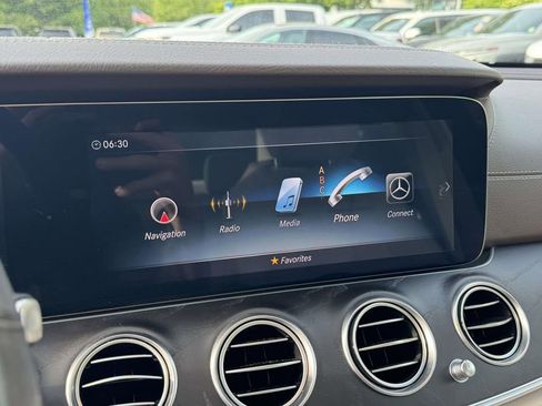 Used 2020 Mercedes-Benz E 350 4MATIC Sedan image 29