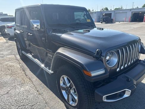 Used 2019 Jeep Wrangler Unlimited Sahara w/ Safety Group AWD/4WD image 4