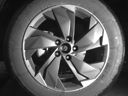 Used 2025 Nissan Rogue SV image 12