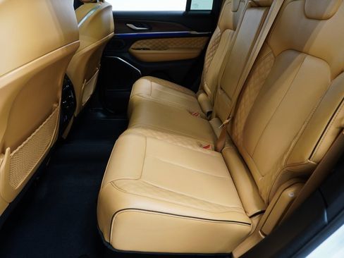 Certified 2024 Jeep Grand Cherokee Summit w/ High Altitude Package image 18