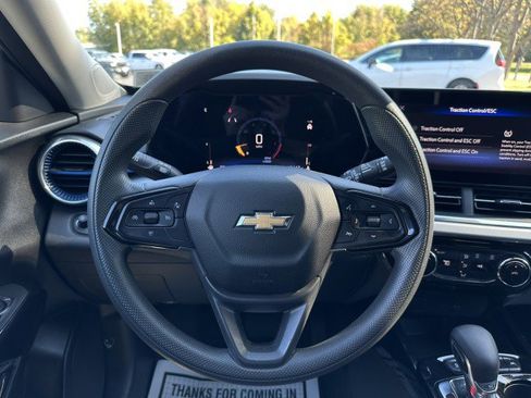 Used 2024 Chevrolet Trax LT image 22