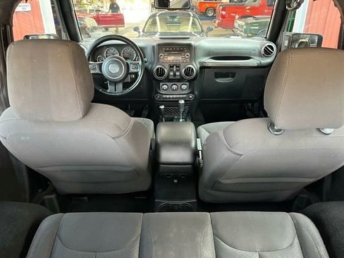 Used 2018 Jeep Wrangler Sport image 36