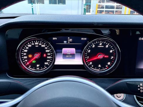 Used 2019 Mercedes-Benz E 450 4MATIC Sedan w/ Premium Package image 26