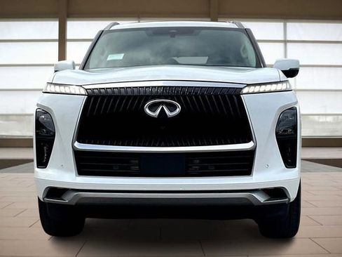 New 2026 INFINITI QX80 Luxe image 3