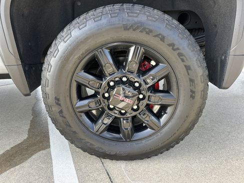 Used 2024 GMC Sierra 2500 AT4 w/ AT4 Premium Plus Package image 21