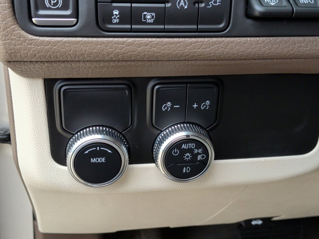 Used 2022 GMC Yukon Denali RWD image 17