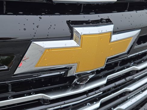 New 2026 Chevrolet Suburban High Country AWD/4WD image 17