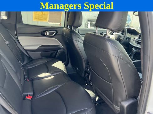 Used 2025 Jeep Compass Limited AWD/4WD image 24