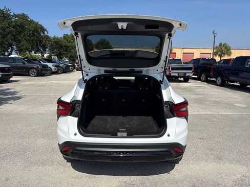 Used 2024 Chevrolet Trax RS w/ Driver Confidence Package FWD image 25