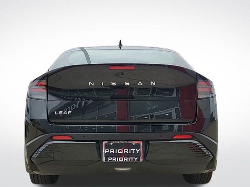 New 2026 Nissan Leaf image 4