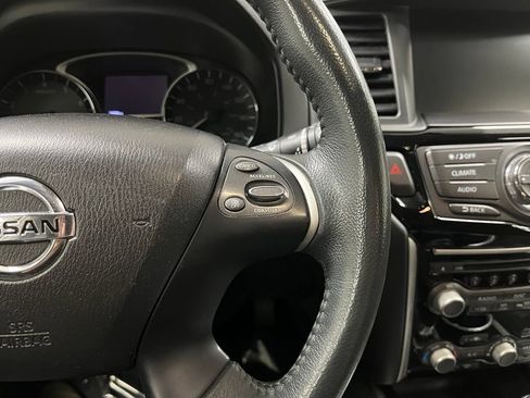 Used 2018 Nissan Pathfinder SV FWD image 31