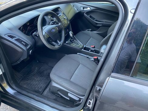 Used 2017 Ford Focus SE FWD image 11