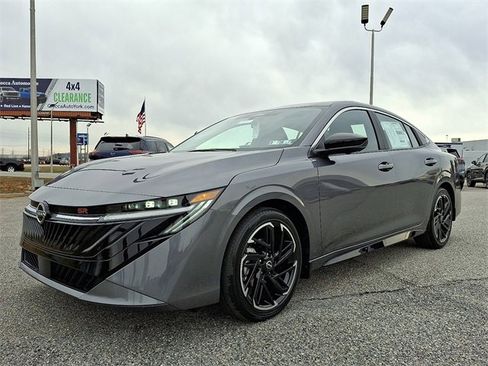 New 2026 Nissan Sentra SR w/ SR Premium Package image 5