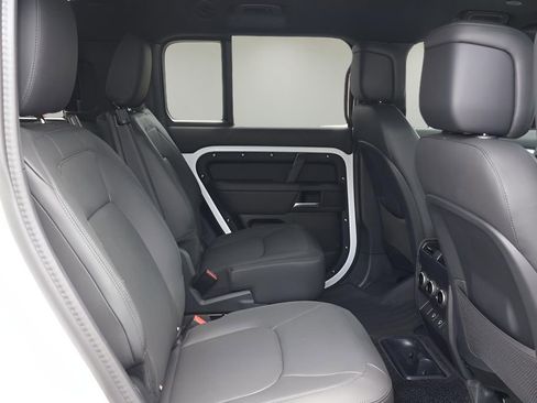 Used 2025 Land Rover Defender 130 S image 18