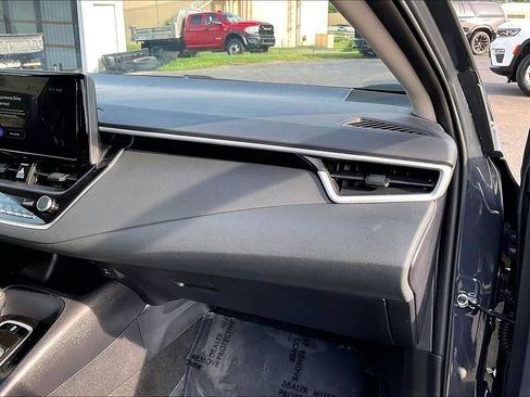 Used 2025 Toyota Corolla LE FWD image 28