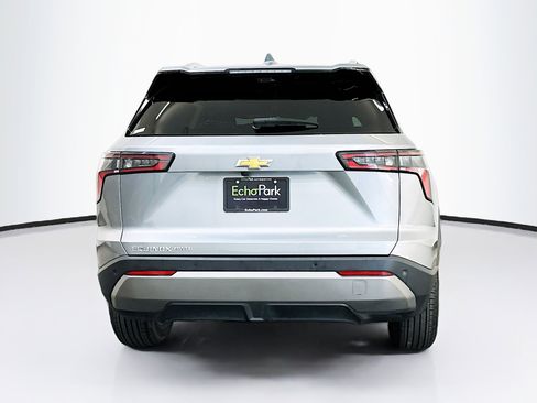 Used 2025 Chevrolet Equinox LT w/ Convenience Package II image 7