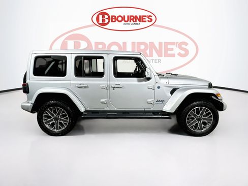 Used 2024 Jeep Wrangler High Altitude AWD/4WD image 11