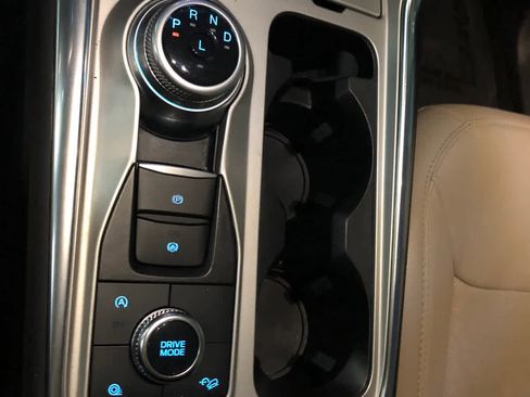 Used 2023 Ford Explorer Limited image 12