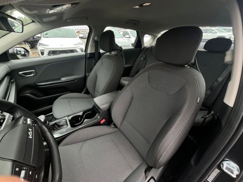 Used 2025 Kia K4 FWD image 37
