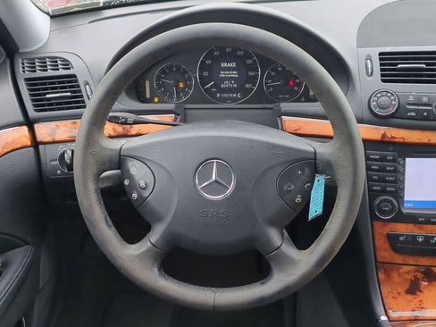 Used 2006 Mercedes-Benz E 350 Sedan image 23