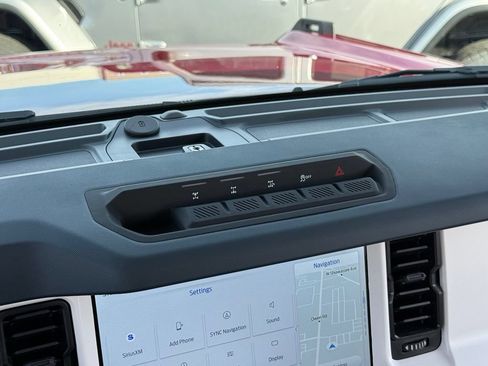 Used 2025 Ford Bronco Heritage Edition AWD/4WD image 20
