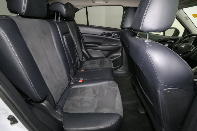 Used 2024 Mitsubishi Eclipse Cross AWD image 18