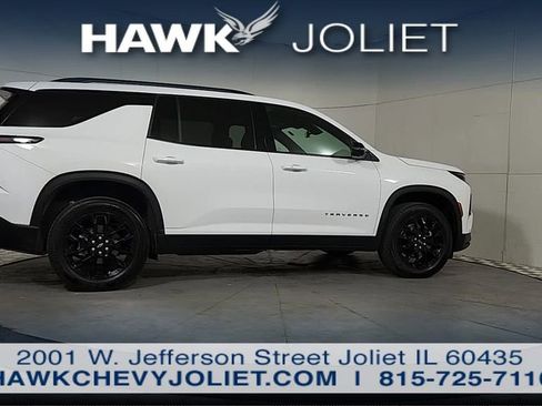Used 2026 Chevrolet Traverse LT w/ Midnight/Sport Edition FWD image 8