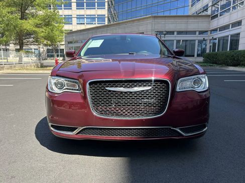 Used 2016 Chrysler 300 Limited RWD image 2