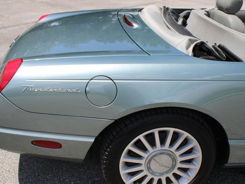 Used 2004 Ford Thunderbird Pacific Coast RWD image 32