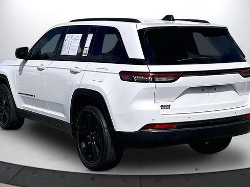 Certified 2023 Jeep Grand Cherokee Altitude image 7