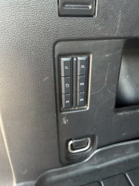 Used 2018 Ford Expedition XLT w/ Equipment Group 202A AWD/4WD image 11