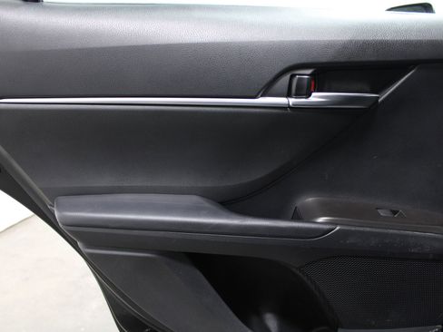 Used 2021 Toyota Camry LE FWD image 15