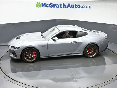 Used 2024 Ford Mustang GT Premium image 19