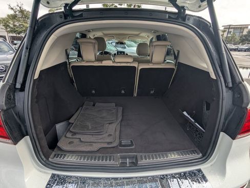 Used 2017 Mercedes-Benz GLE 350 4MATIC image 3