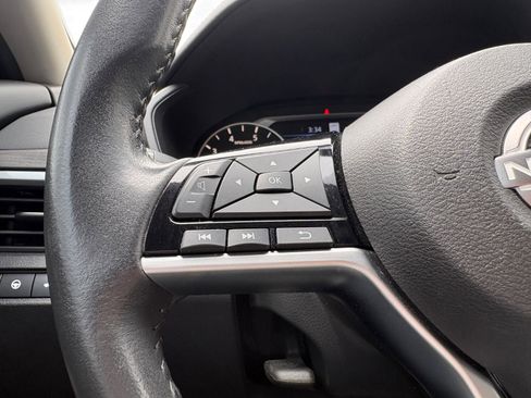 Used 2024 Nissan Altima 2.5 SV w/ SV Premium Package FWD image 39
