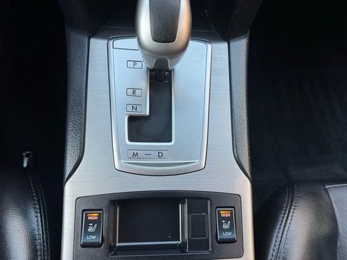 Used 2011 Subaru Outback 3.6R Limited image 29