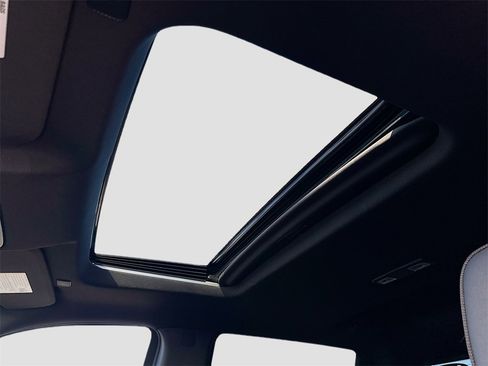 Used 2025 Chevrolet Silverado 1500 High Country image 20